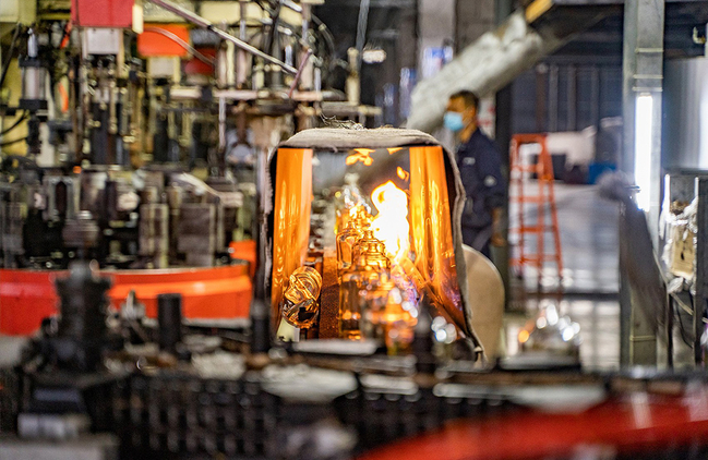 Cut Resistant Gloves for Metalworking and Industrial Safety